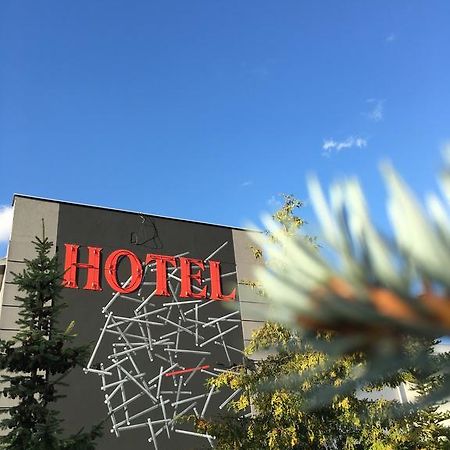 Canpol-Jull'S Art Hotel Człuchów Exterior foto